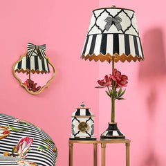 Flower Show Table Lamp